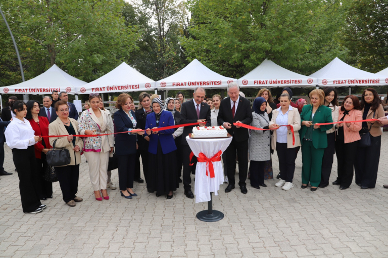 universitemizde-ogrenciler-yararina-hayir-kermesi-duzenlendi