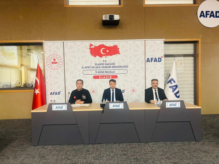 sosyal-ve-beseri-bilimlerde-yenilikci-cozumler-arastirma-calistayi-duzenlendi