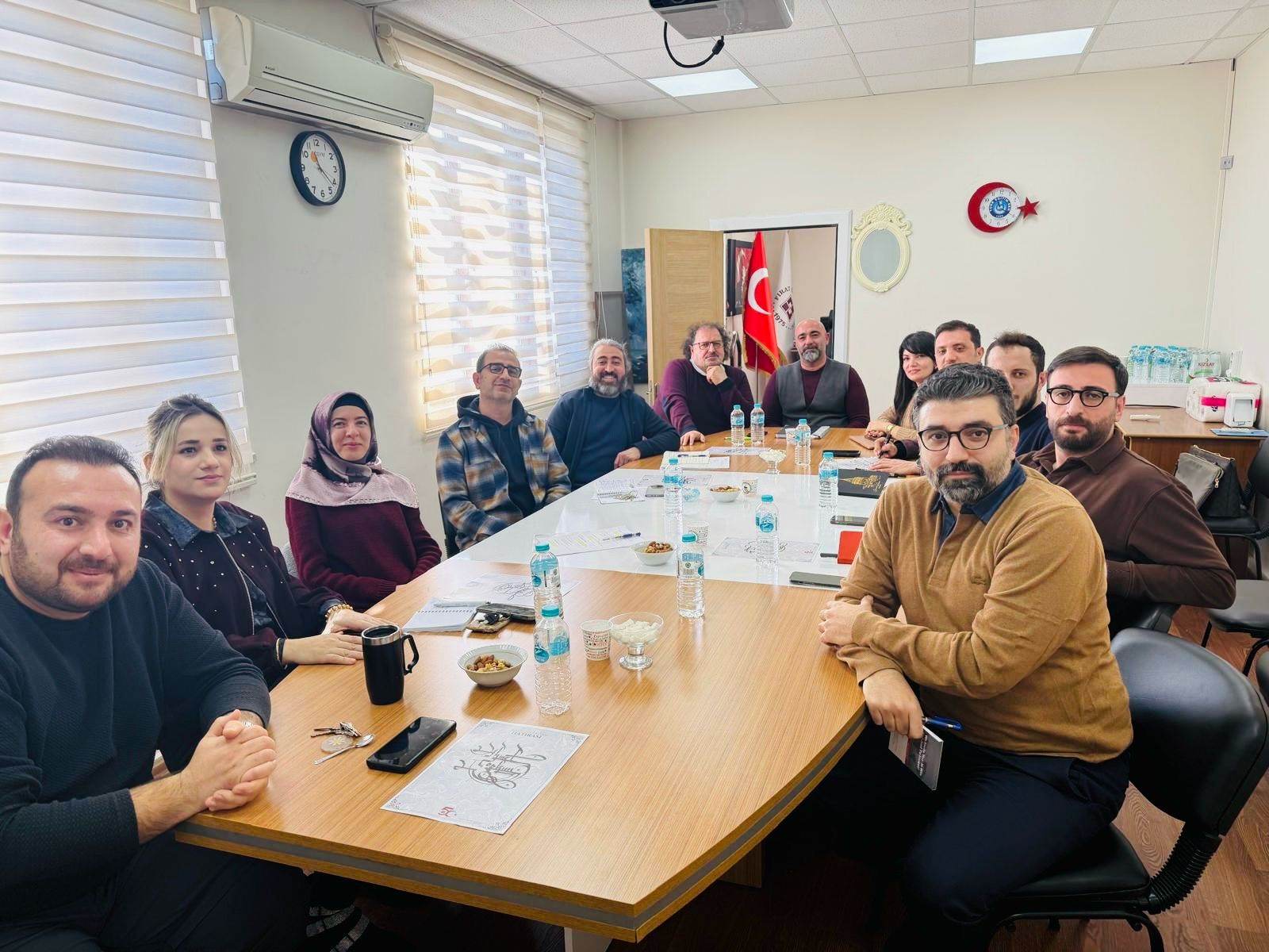 toplumsal-katki-calismalari-kapsaminda-organize-sanayi-myo-ile-degerlendirme-toplantisi